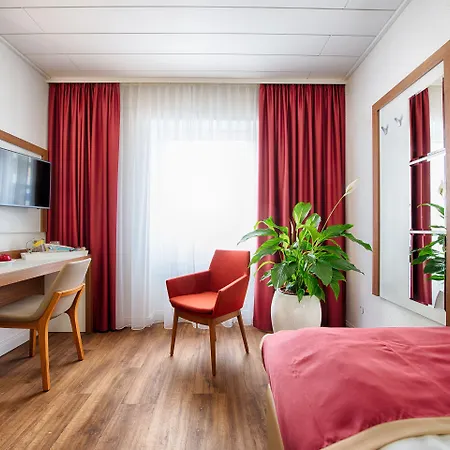 Hotel Senator