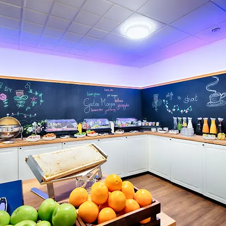 Отель Senator 3*